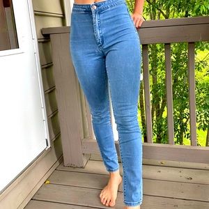 High waisted jeans